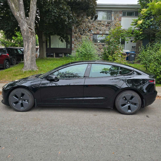 Tesla Model 3 2022 dans Autos et camions  à Laval/Rive Nord - Image 3