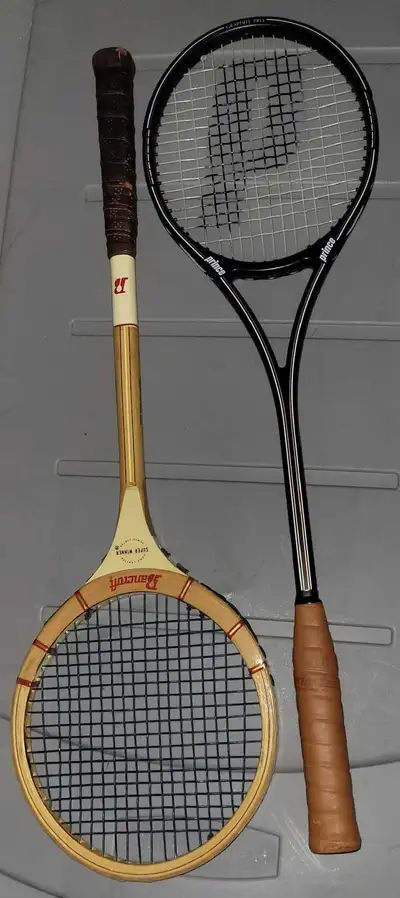 1.Bancroft racket with case 1.Prince racket with case.