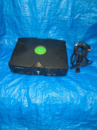 Xbox orginal system with power supply and av cable!