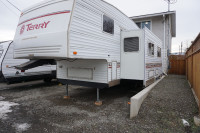 NEW PRICE: 2002 Terry 26.5 ft Fifth Wheel for sale