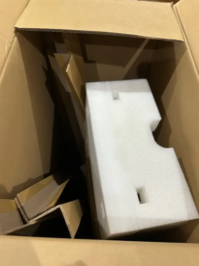 Klipsch RP8000FII empty boxes for sale in Speakers in Markham / York Region - Image 6