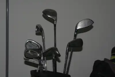 Golf club stand bag USKG (US Kids Golf) UL60 $20; $10 golf clubs, View more