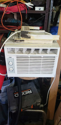 Window air conditioner 70$