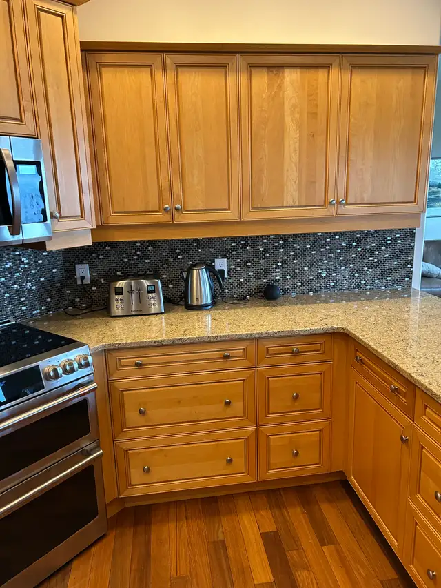 Kitchen cabinets and counter top64236049697409124