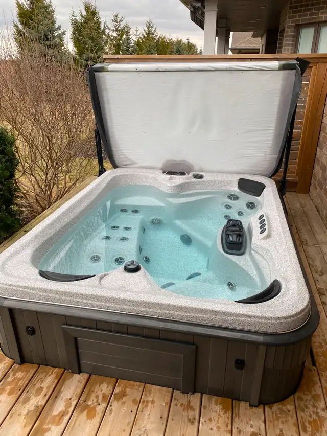Arctic Spa FOX Signature, Salt Water in Hot Tubs & Pools in Kitchener / Waterloo - Image 3