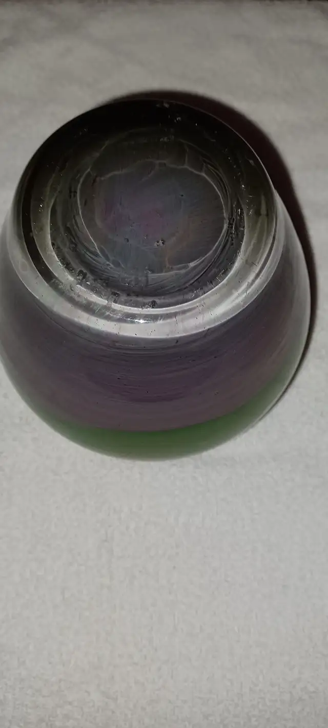 Hand Blown Art Glass Vase Pink Green Purple 6" Tall in Arts & Collectibles in Calgary - Image 4