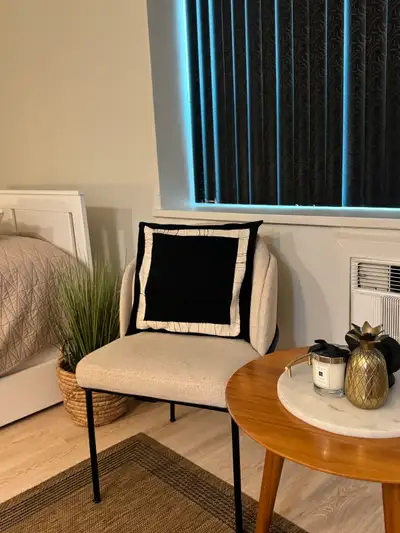 Bright, Studio apartment in Boutique Building. Just Updated with Open Concept Layout, Brand New Floo...
