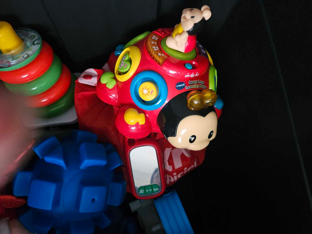 Box of kids baby toys dans Jouets  à Ouest de l’Île - Image 3