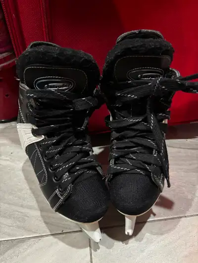 CCM 8 1/3 Vintage Narrow Skates Sz 8 8.5 Ice Skating Gear Gear s, View more