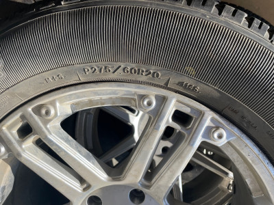 Aluminum 20” rims and 275/60R20 tires 