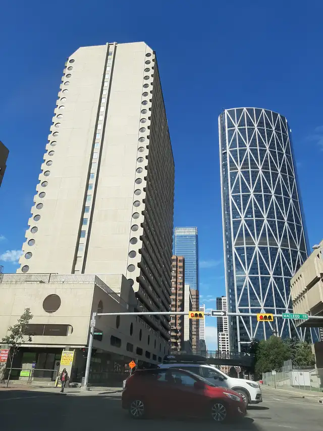 Downtown Core Furnished 1 Bedroom   Den for Rent Available Apr 1