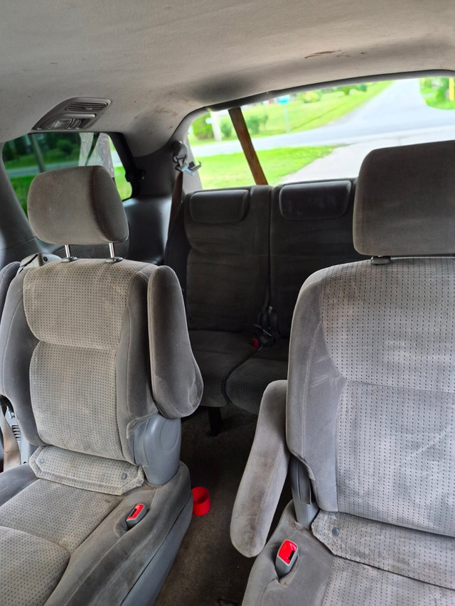 Toyota sienna 2007 — photo 2