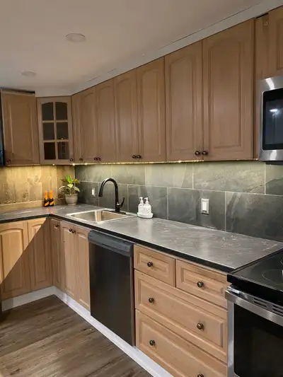 Beautiful and conveniently located 1-bedroom walkout apartment in a quiet, desirable Waterloo neighb...