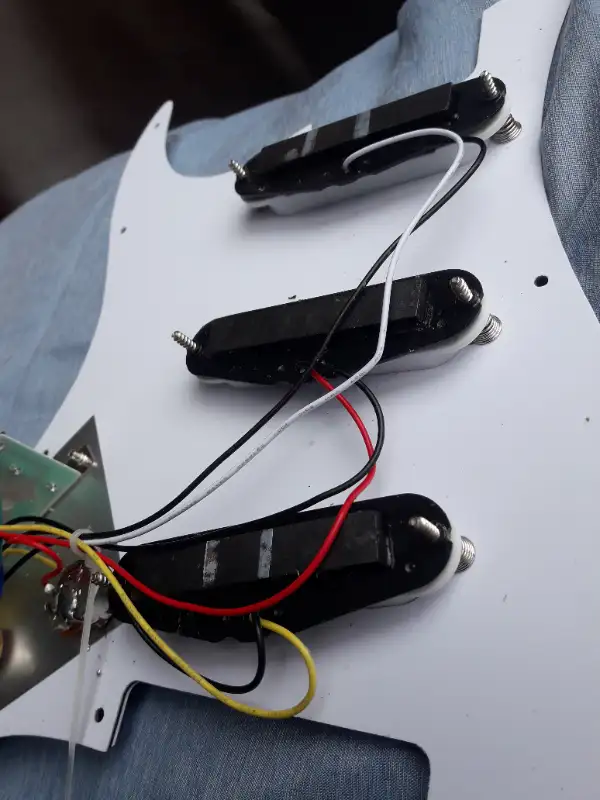 Fender Squire Affinity Stratocaster loaded Pickguard 3pickup in Other in City of Toronto - Image 4