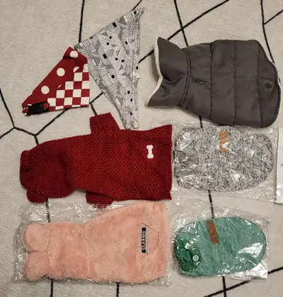 o X-Small & Small pet clothing + Fleece-lined jacket w/ velcro fastenings: Many new/still in plastic...