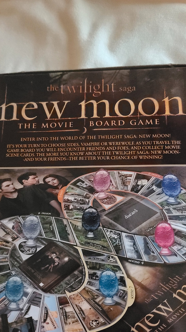 The Twilight Saga " New Moon" Board Game in Toys & Games in Belleville - Image 3