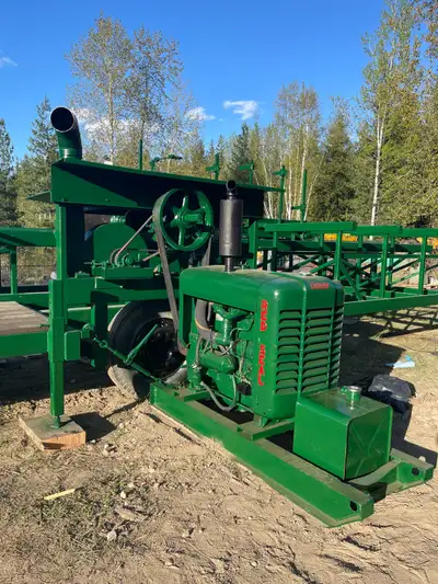 Well built portable head rig sawmill. Has integrated saw dust blower and hydraulic carriage feed. Ma...