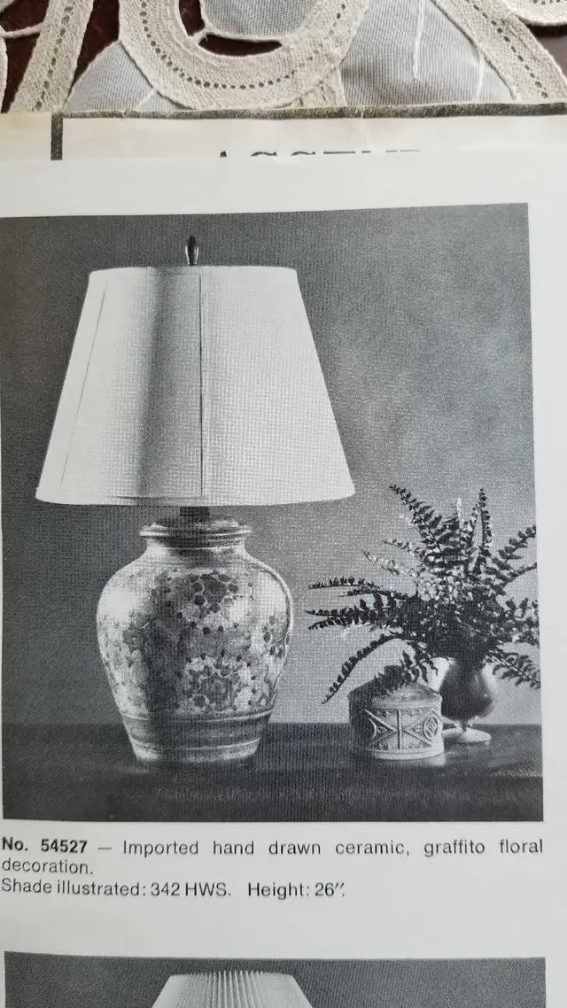 Vintage 3-way table lamps in Indoor Lighting & Fans in City of Montréal - Image 3