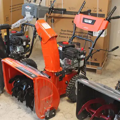 Souffleuse à neige Briggs Stratton 24" 223cc 10.0 GARANTIE 3 ans, View more