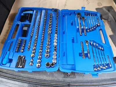 First $175 tales it. I am not looking for any offers. For sale a brand new set of Mastercraft Socket...