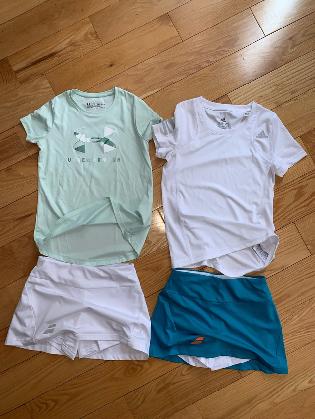 Two Tennis outfits for girl size 8-10  dans Tennis et raquettes  à Ville de Montréal