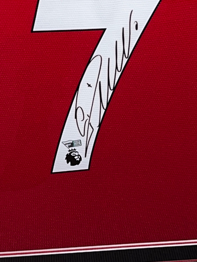 Cristiano Ronaldo Autographed Framed Jersey in Arts & Collectibles in Mississauga / Peel Region - Image 3