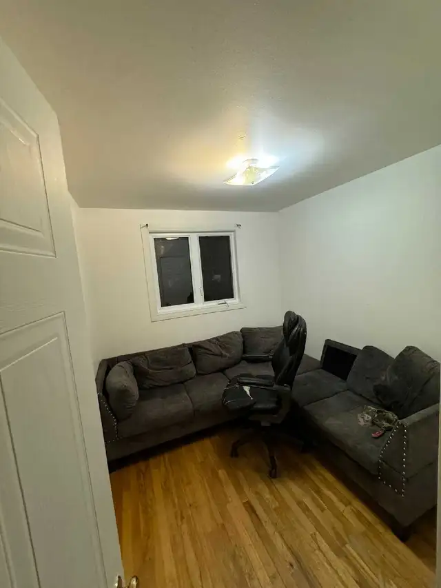 GRAND 6 1/2 AVEC 4 CHAMBRES, GARAGE ET COUR A LOUER POUR 1 JUI in Long Term Rentals in City of Montréal - Image 8