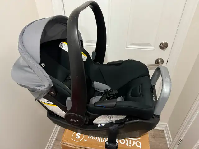 Britax Willow Infant Car Seat – Excellent Condition62863274894722123