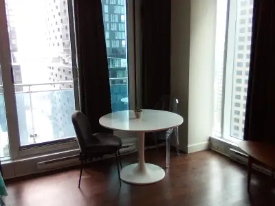 Lease transfer for spacious downtown studio