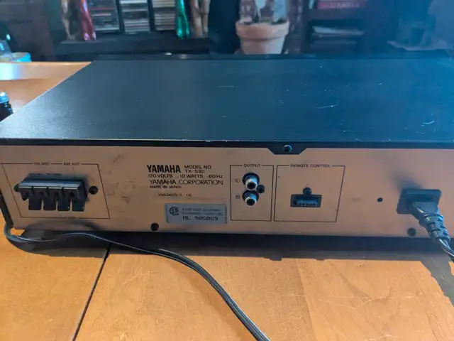 Yamaha TX-530 digital tuner in Stereo Systems & Home Theatre in Guelph - Image 5