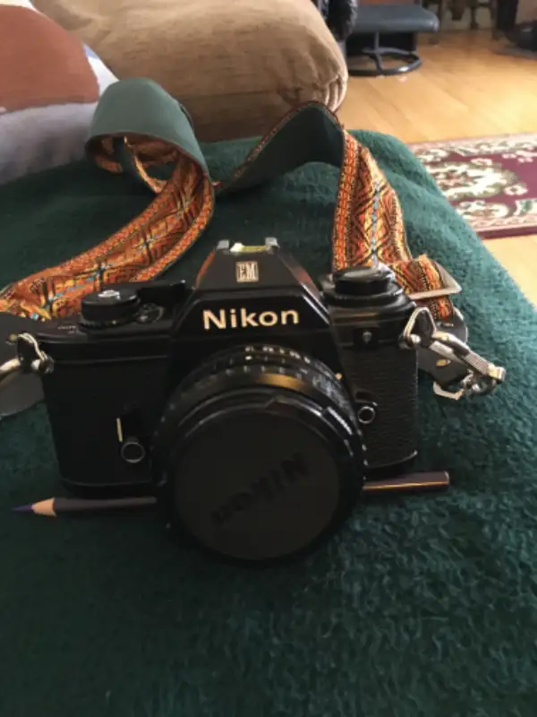 Nikon EM 35mm Vintage SLR film Camera63010223999875121