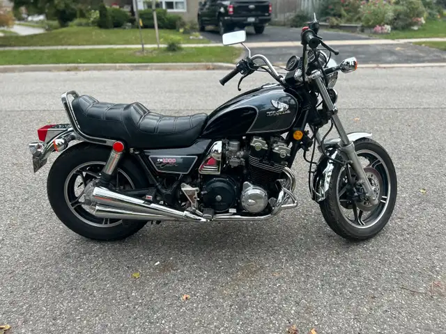 Honda CB1000 Custom 1983 Rare Vintage Motorcycle in Street, Cruisers & Choppers in Mississauga / Peel Region - Image 8