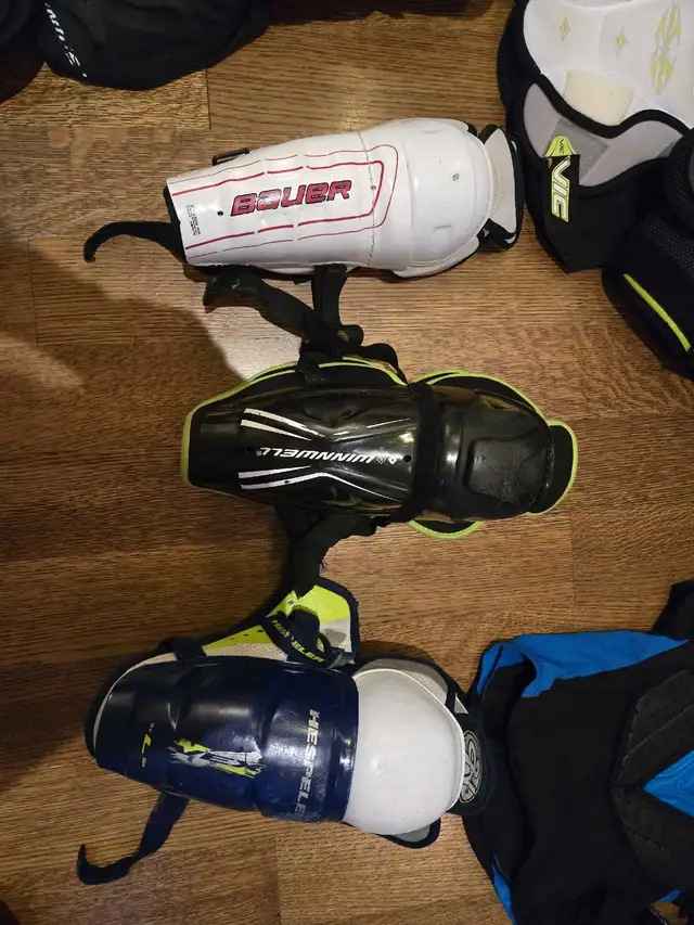 Kids hockey equipment in Hockey in City of Toronto - Image 3