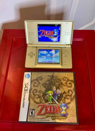 Nintendo DS Lite Zelda Phantom Hourglass Gold Limited Edition | Nintendo DS  | Burnaby/New Westminster | Kijiji