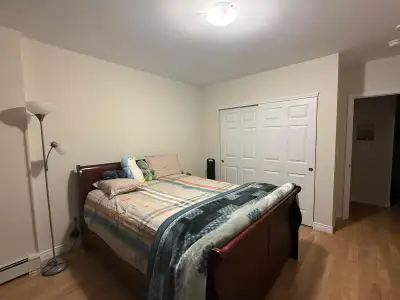 Available from March 1, 2026 $1100/month | Looking for someone to take over a bright, spacious priva...