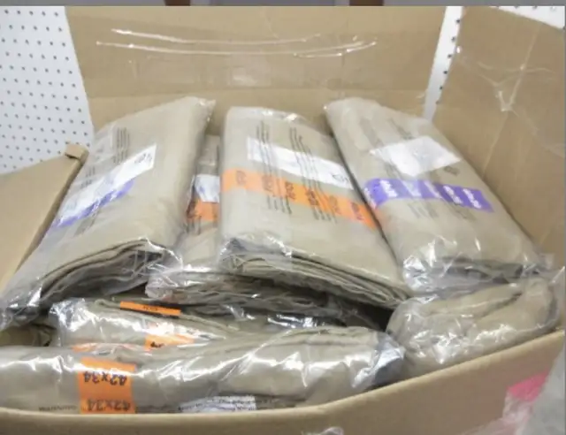 GAP Men’s Straight Fit Khaki Pants – Sizes 42x34, 40x30, 40x34 in Men's in Oshawa / Durham Region - Image 3