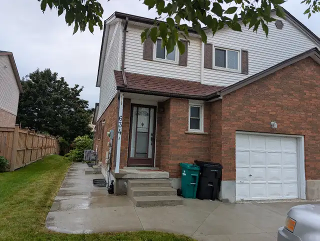 3-Bedroom beautiful, semi-detached house in quite neigborhood