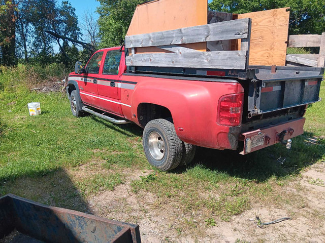 Chevy 3500 LBZ, dumpbox, tri axle trailer in Cars & Trucks in Kawartha Lakes - Image 4