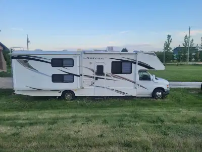 Well-maintained 2011 32’ Class C Chateau in good / very good condition. Comfortable, practical layou...