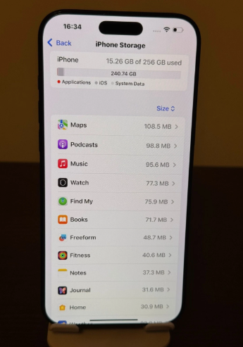 Apple iPhone 16 Pro Max 256GB Black Titanium Unlocked in Cell Phones in Kelowna - Image 7