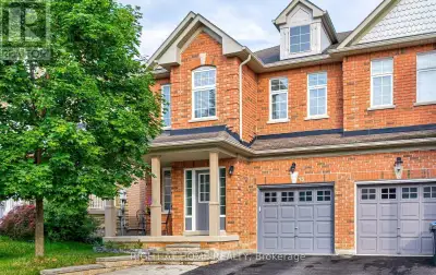 Stunning 4-bedroom semi-detached in a highly sought-after neighbourhood! Between 2000-2500sq ft. Fea...