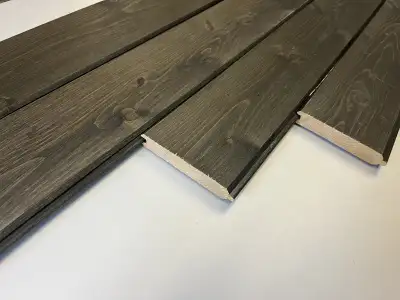 Lambris de pin. Couvre 4 1/4" de largeur. Épaisseur: 3/4". 0.80$/pied linéaire. 2.40$/pied carré. 8...