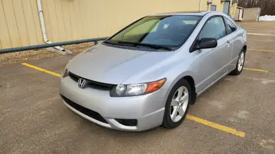 I am selling this very, very clean 2007 Honda Civic. It has the usual minor bumps and bruises you wo...