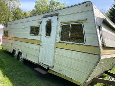 29’ live in trailer, designed to maximize interior space, home away from home, sleeps 6+, full kitch...