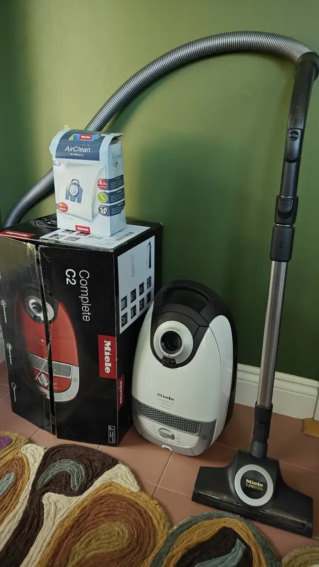 Miele Complete C2 Vacuum (Hardfloor PowerLine, SFAE0) in Vacuums in City of Toronto - Image 8