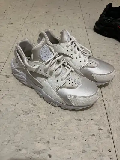 White Nike Huaraches Size 9 men’s, View more