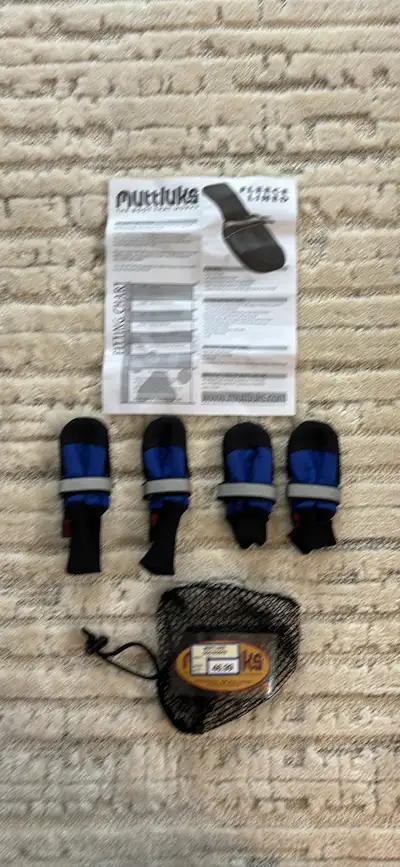 MUTTLUCKS Dog Boots size XS, View more