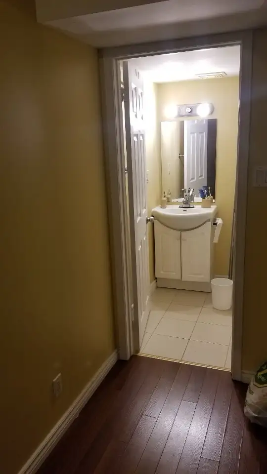 Basement room available  in Room Rentals & Roommates in City of Toronto - Image 8