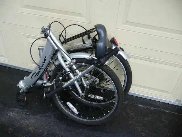 Velo pliant FAULKNER 20po. Argent/noir. Comme neuf. in Cruiser, Commuter & Hybrid in Longueuil / South Shore - Image 5
