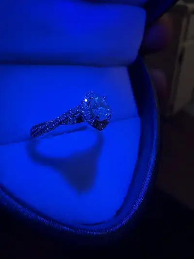 14K Gold Ring with Natural Diamonds – Size 5 This exquisite ring is crafted in solid 14K gold and fe...